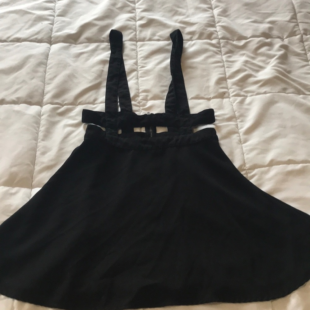Sparkle & fade suspender skirt